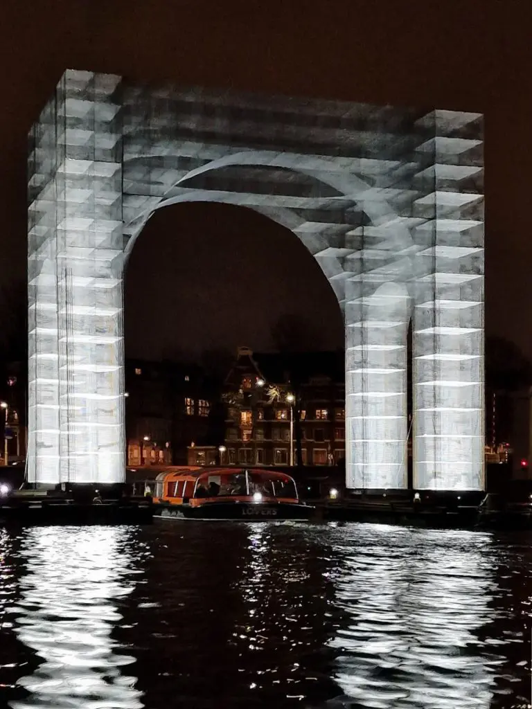 boot art light amsterdam