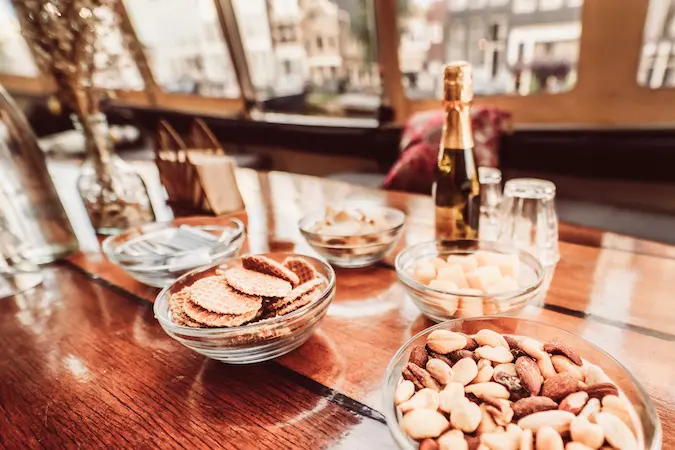 snacks and drink boat amsterdam